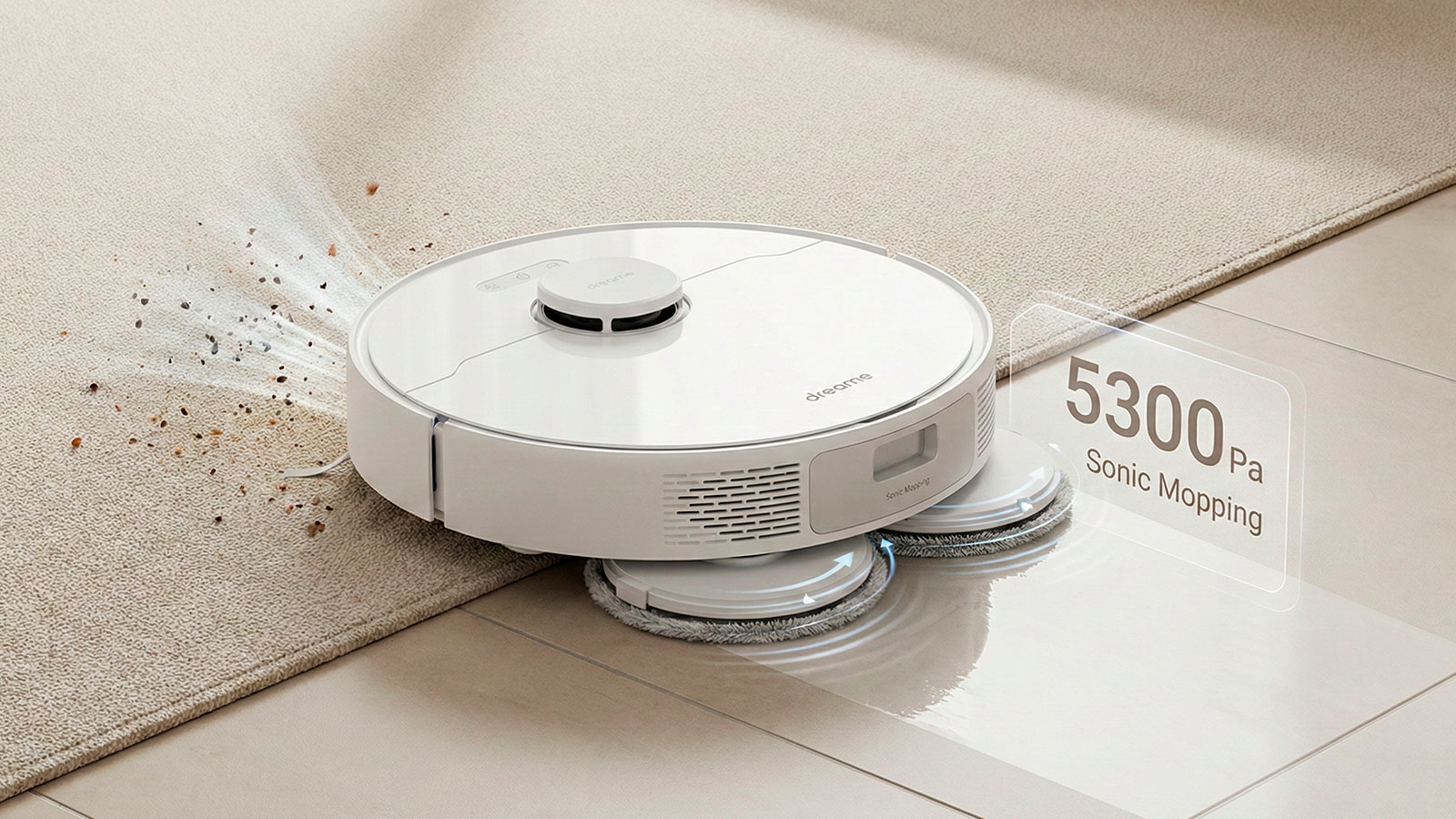 Robot aspirador mostrando potencia de succión de 5300 Pa y tecnología de fregado sónico en acción