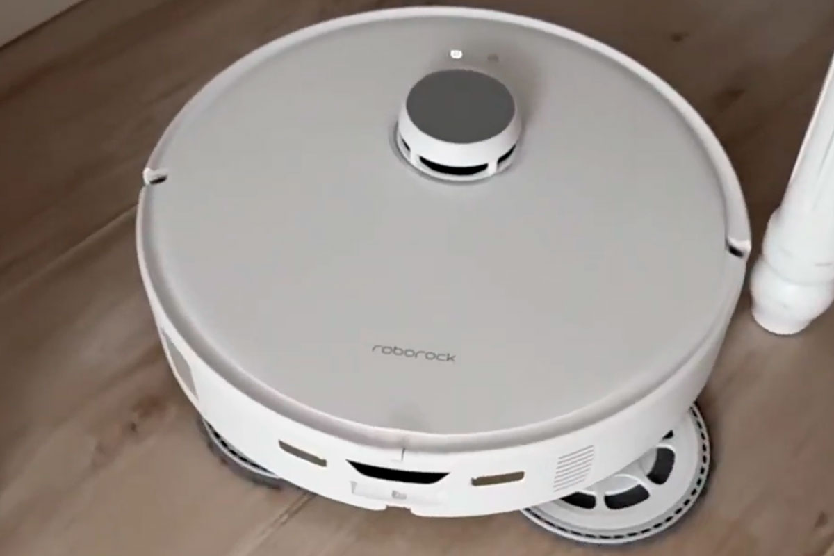 Aspiradora robot con mopa extensible FlexiArm para esquinas difíciles